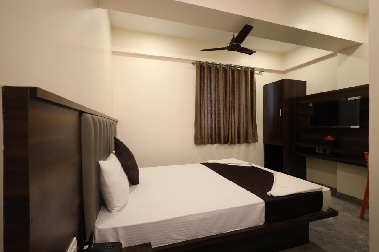فندق R K Residency Mahape نافي مومباي المظهر الخارجي الصورة