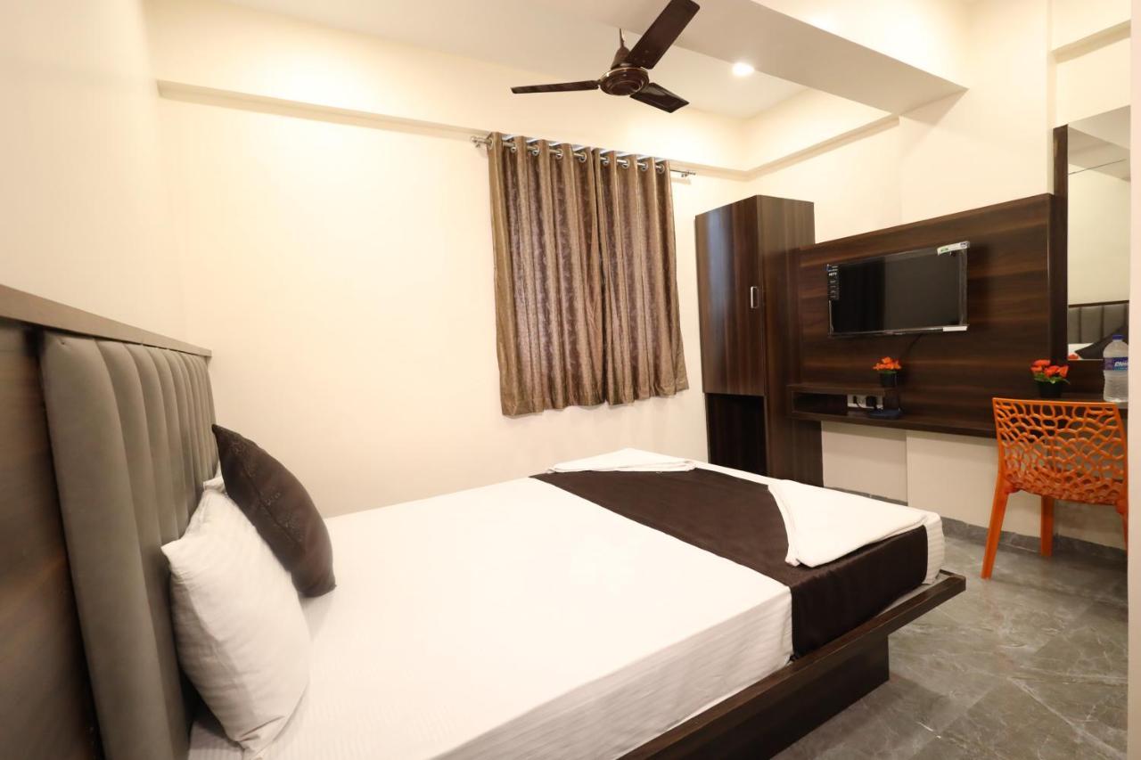 فندق R K Residency Mahape نافي مومباي المظهر الخارجي الصورة