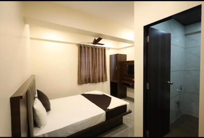 فندق R K Residency Mahape نافي مومباي المظهر الخارجي الصورة